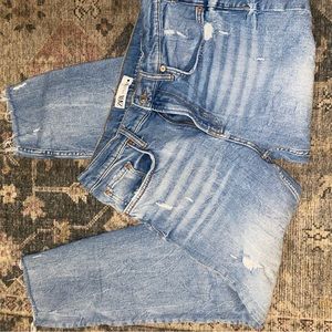 Zara / The slim boyfriend jean / size 8